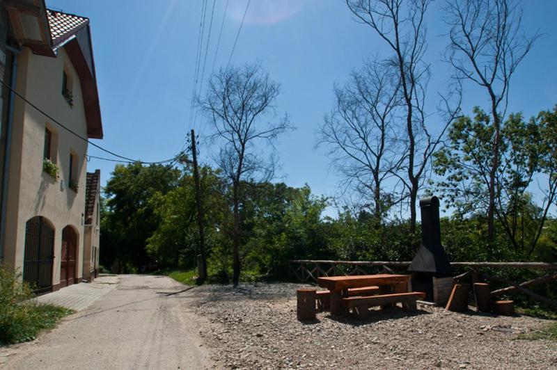 Chalupa - Sklep Starovice Exterior foto